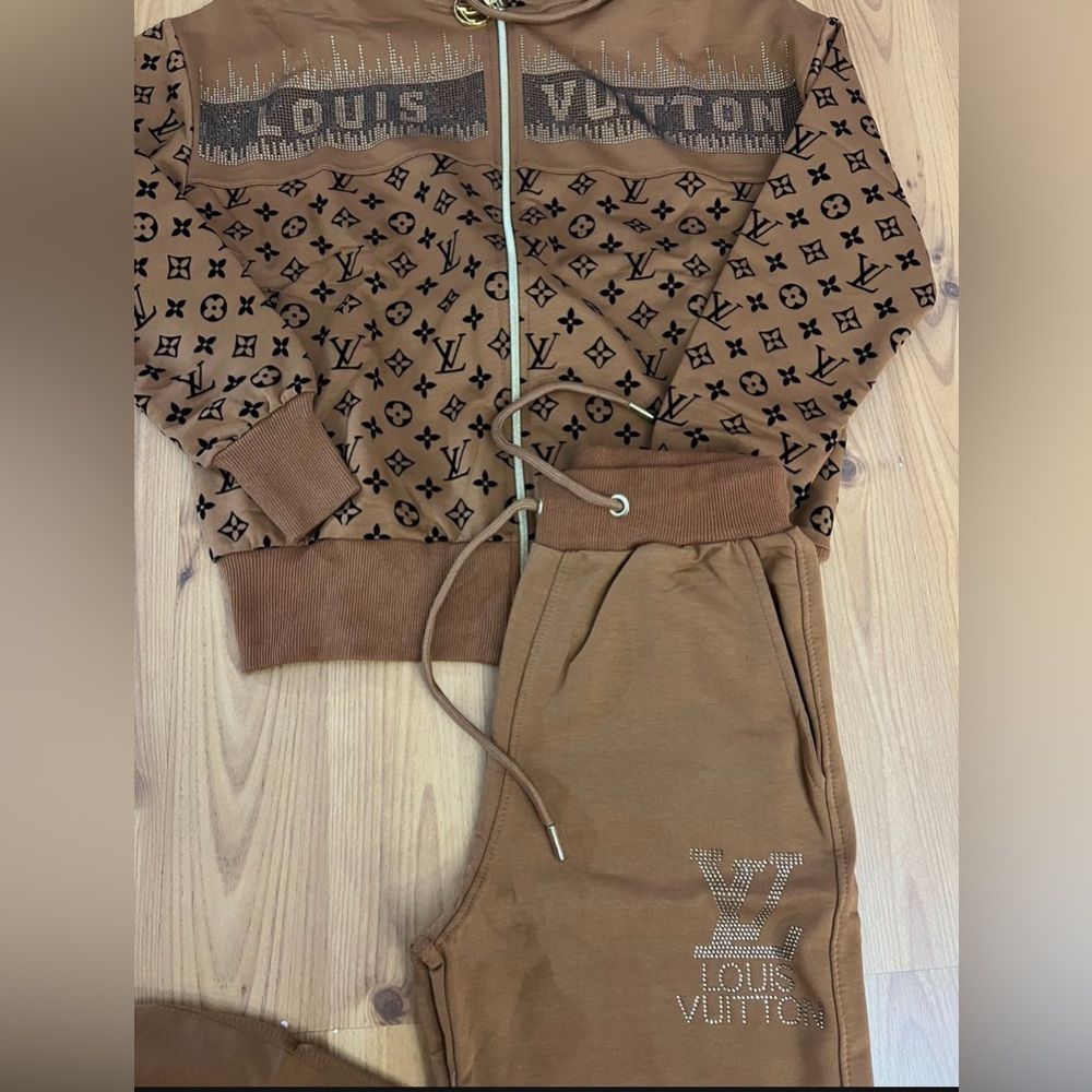 Lv Designer set - Picture 2 of 2